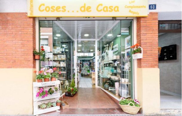 WOW-COSES-DE-CASA-FACHADA-768x513