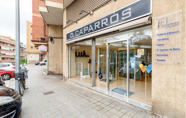 WOW-CAPARROS-FACHADA-3-768x513