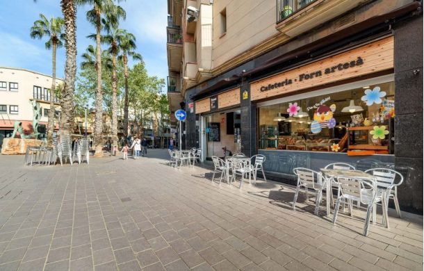 WOW-CAFE-MOST-CAFE-FACHADA-768x513